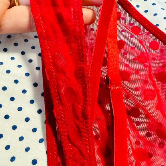 Victoria’s Secret push up bra with net and velvet details - Picture 3 of 6